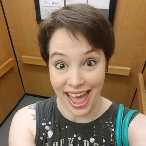 Meet your Posher, Desiree